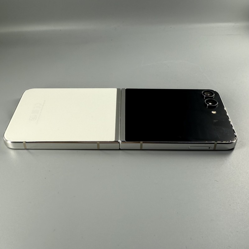 Samsung Galaxy Z Flip5 /256GB/