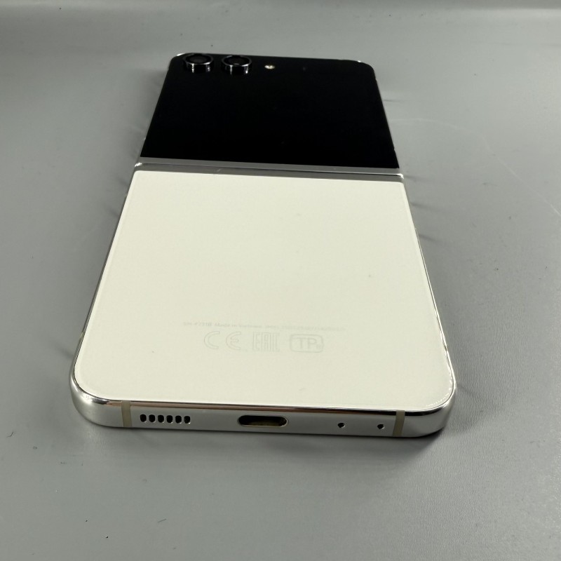Samsung Galaxy Z Flip5 /256GB/